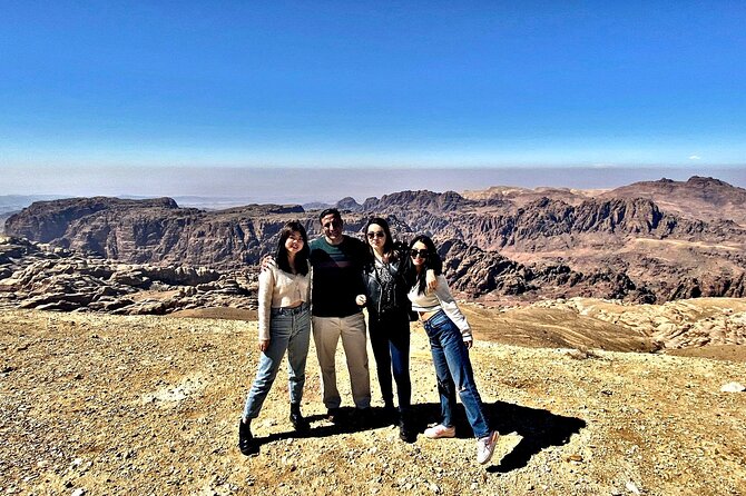 Jordan Tour: Private Driver - Luxurious car - The car and the onboard comfort