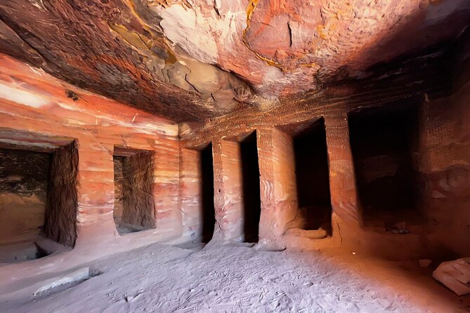 One Day Petra from Aqaba - Guided Tour - Guide arrangements and the language warning