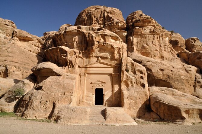 Petra and Little Petra Full-Day Guided Tour from Amman - Lunch, local help, and the value of a private day