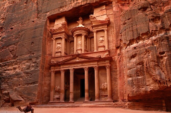 Petra and Wadi Rum Full-Day Private Tour From Amman - Leaving Amman for the rose-colored city