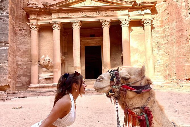Petra Private Guided Tour From Aqaba Port - Walking through the Siq to the Treasury