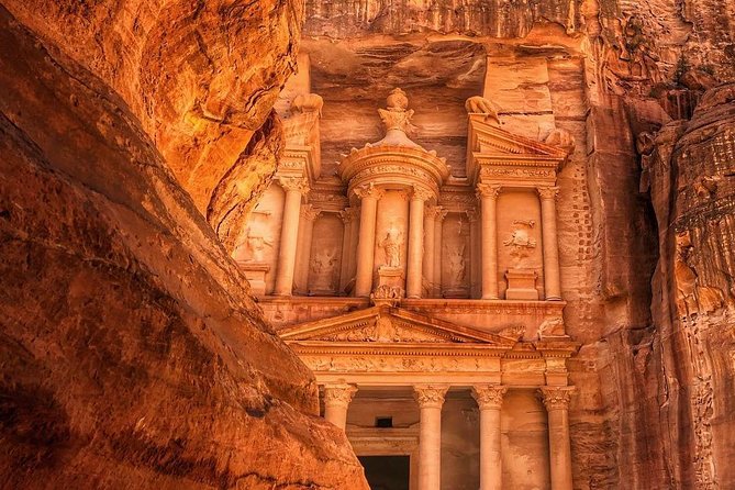 Petra Visit Layover Tour - Walking through the Siq to the Treasury