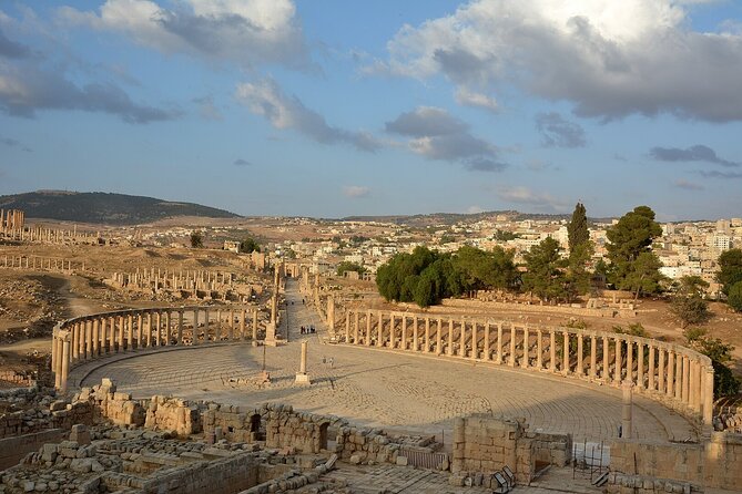 Petra & Wadi Mujeb Private day tour - Pickup in Amman and the journey south