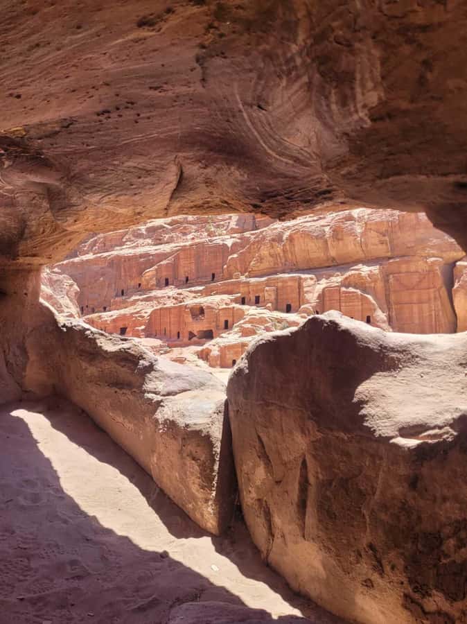 Private 3-Hour Guided Tour of Petra with Hotel Pickup . - Royal Tombs and the Colonnaded Street