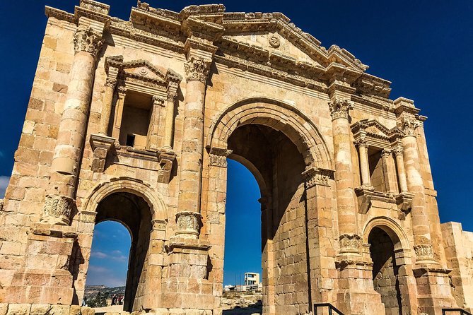 Private Full Day Jerash and Amman City Sightseeing Tour - The drive north to Jerash