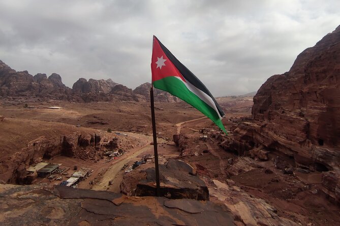 Private Guided Tour in Petra with licensed guide - The Street of Facades and Petra’s theater