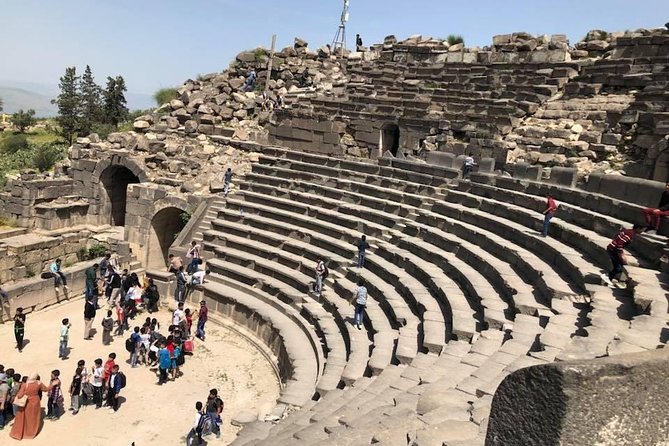 Private Guided Umm Quais and Jerash tour with lunch - Lunch before the Roman show at Jerash