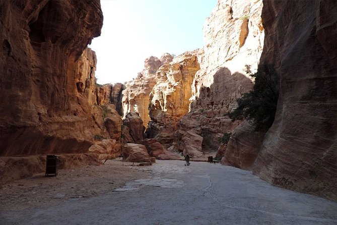 Private Tour: Petra and Little Petra Day Trip from Aqaba - Using your free time wisely inside Petra