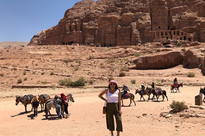 Private Tour Petra with Monastery El Deir and lunch - A buffet lunch before the climb