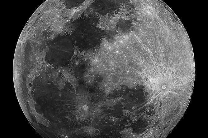 Stargazing Adventure in Jordan - Group Two uses GPS-guided telescopes