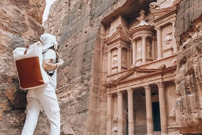 Transfer From Dead Sea To Petra - Meeting Your Driver At the Dead Sea