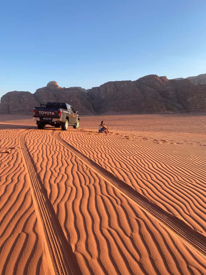 Wadi Rum: 3 Hour Highlights Jeep Tour in Desert - Khazali Canyon and a short walk