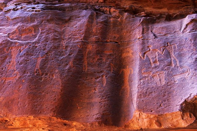 Wadi Rum: 4 Hour Highlights Tour - Red dunes, open valleys, and time to explore