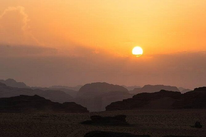 Wadi Rum 4-Hour Sunset Tour - Wadi Rum Desert Highlights - Khazali Canyon and its old markings