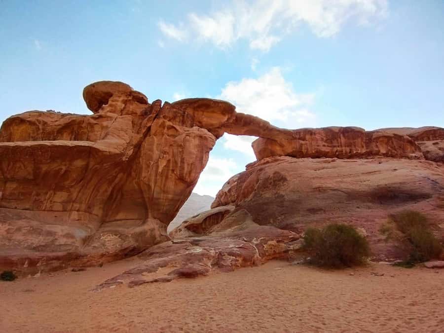 WADI RUM: ALL DAY JEEP TOUR with overnight and full meals - The secret stop and Burdah Rock Bridge