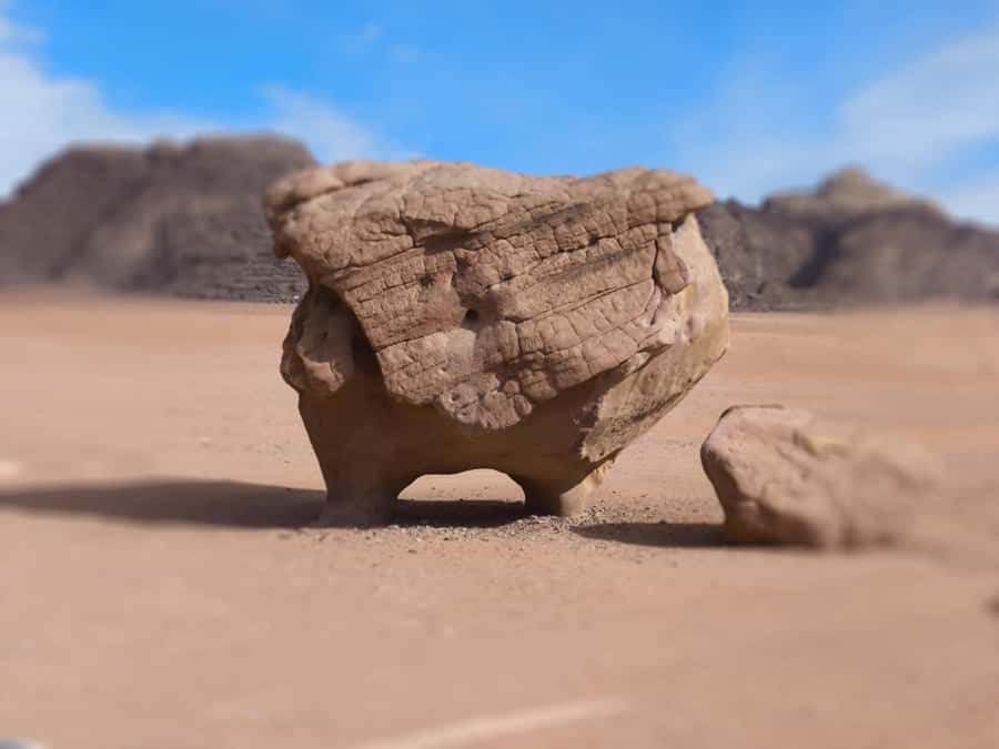 WADI RUM: ALL DAY JEEP TOUR with overnight and full meals - Tea, sunset, and the shift from sightseeing to camp life