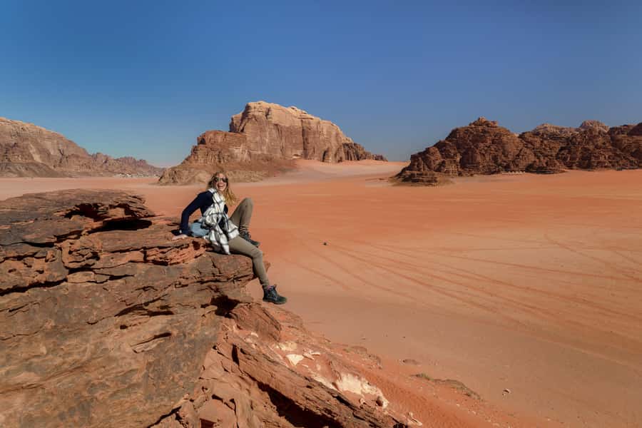 Wadi Rum: Choose 2 to 9 Hour Jeep Pass, Guide & Meal Options - The five-hour route adds sandboarding and choice