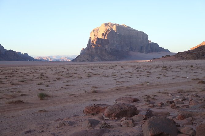 Wadi Rum: Explorer 5 Hour Jeep Tour PASS + Bedouin Tent + Meal - Little Bridge and Lawrence House