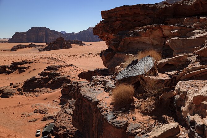 Wadi Rum: Explorer 5 Hour Jeep Tour PASS + Bedouin Tent + Meal - Abu Khashaba Canyon and sandboarding
