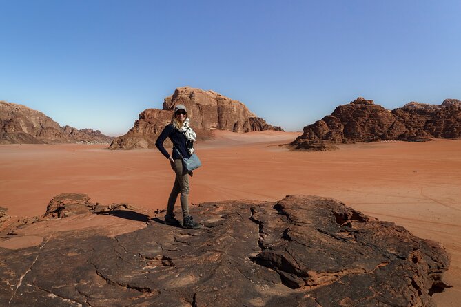 Wadi Rum: Explorer 5 Hour Jeep Tour PASS + Bedouin Tent + Meal - Starting at Lawrence Spring