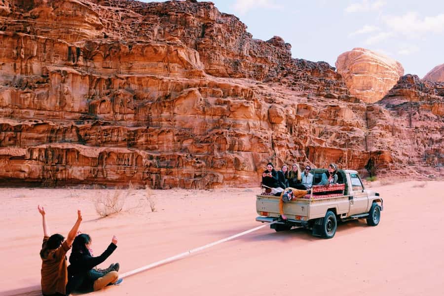 Wadi Rum: Full day Jeep tour - Key points at a glance