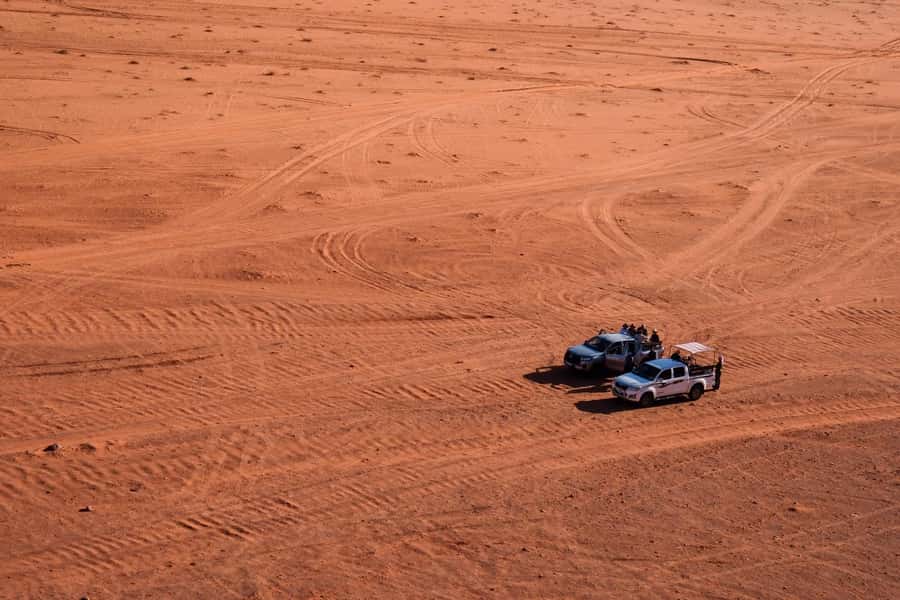 Wadi Rum: Full day Jeep tour - Sunset at Um Sabatah with tea and a campfire