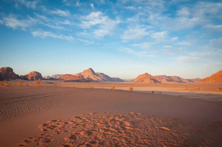 Wadi Rum: Guided Jeep Tour With Overnight Stay and Meals - Why this Wadi Rum trip offers good value
