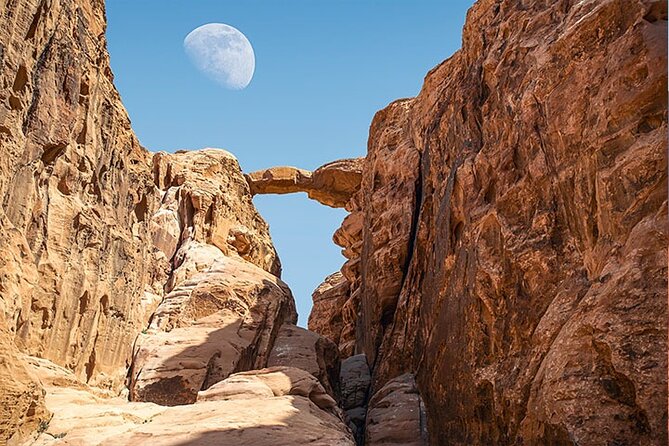 Wadi Rum Private Tour from Petra with Martian and Star Wars Film Site - Reaching Wadi Rum’s red cliffs